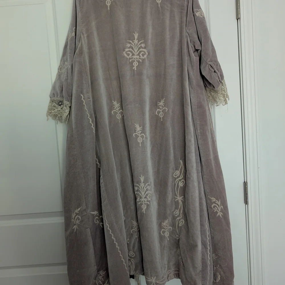 Magnolia Pearl Opera Coat - Picture 3 of 5